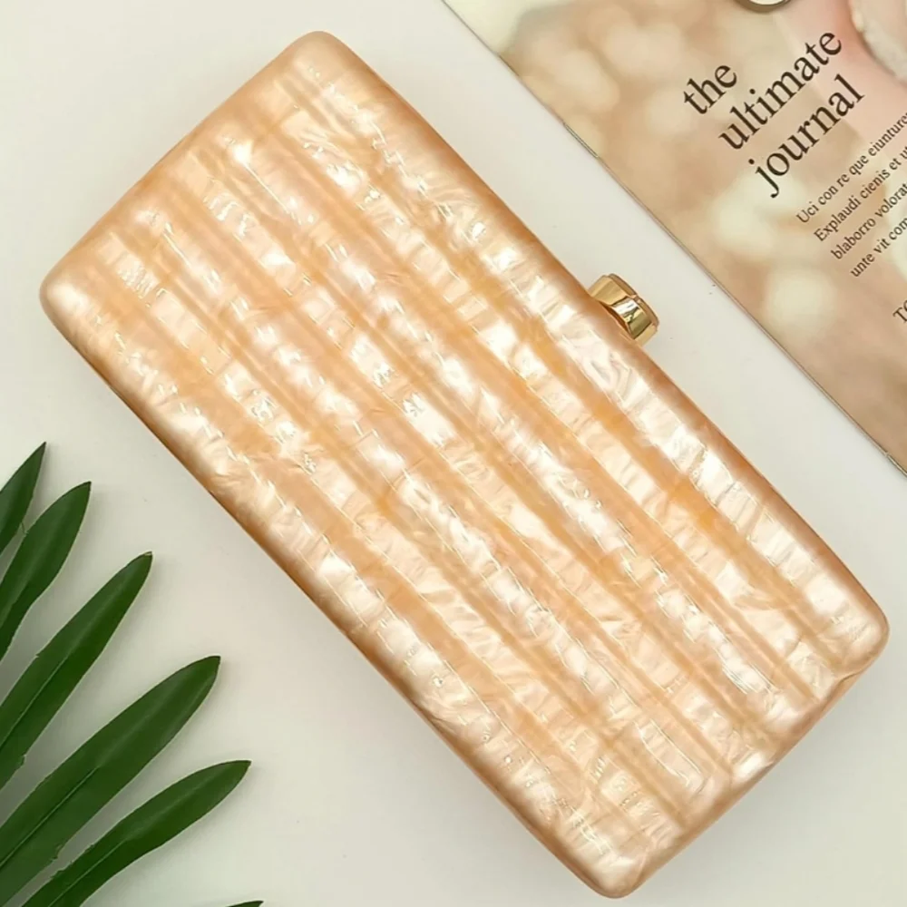 Elegant Cream Clutch - Picture 5 of 6